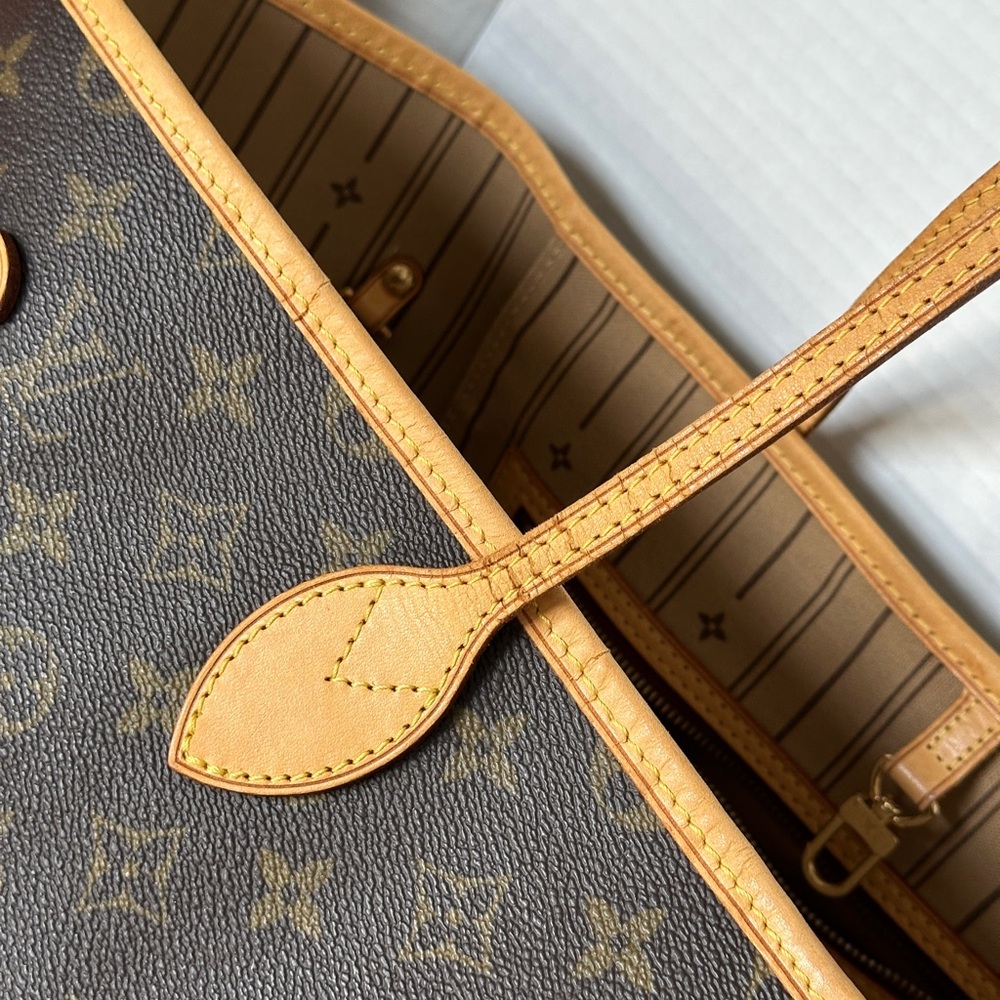 Authentic Louis Vuitton Monogram Never Full GM Shoulder Bag. - Picture 9 of 17